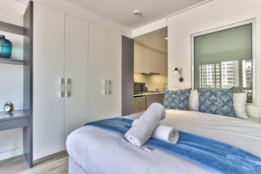 Contemporary Arty Studio Balcony Mountain Views Cape Town Exterior photo